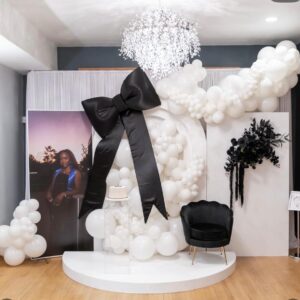 Balloons & Giant Bow