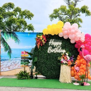 Circular Hedge Backdrop
